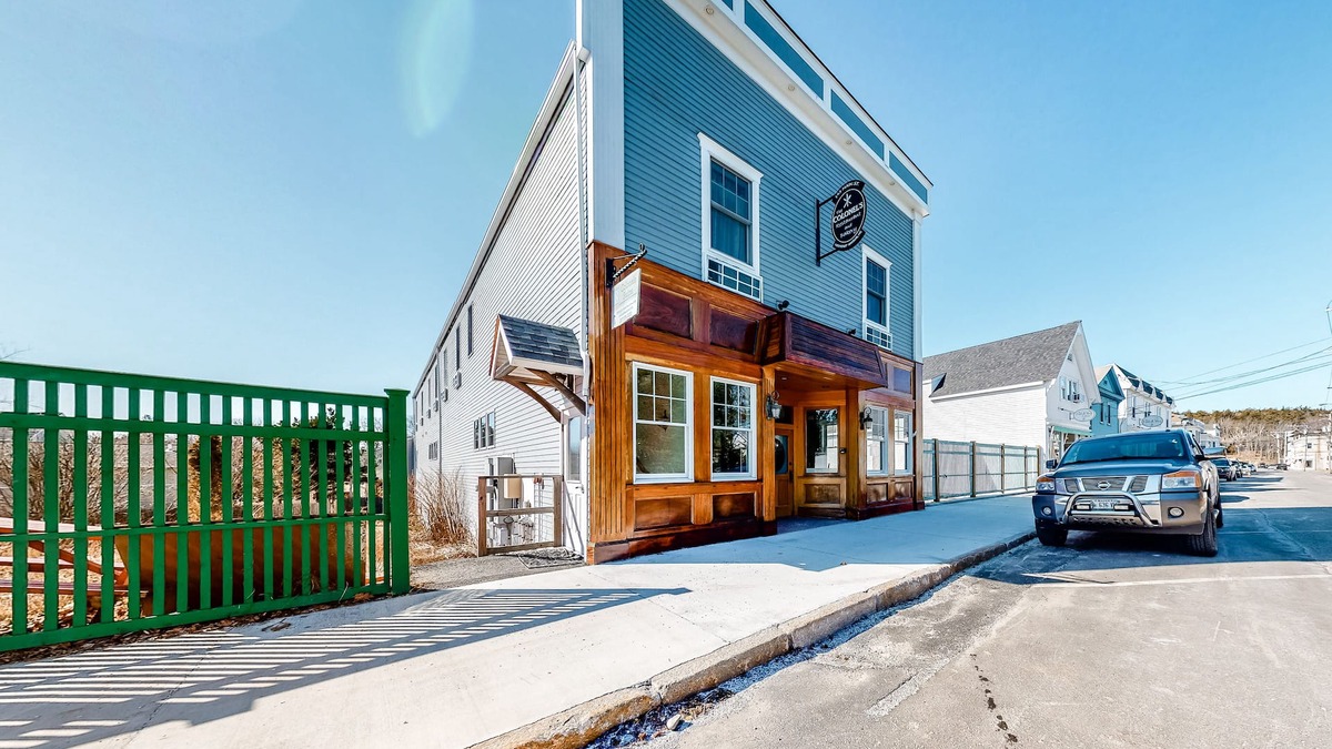 Northeast Harbor House | Comfortable Suite in Downtown Northeast Harbor w/WiFi & AC - Walk to the Water