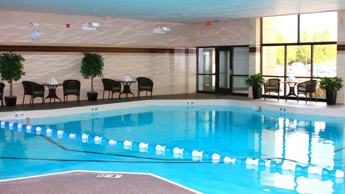 Liverpool Condo | Comfortable Suite Near Hancock International Airport | Free Breakfast + Fitness Center