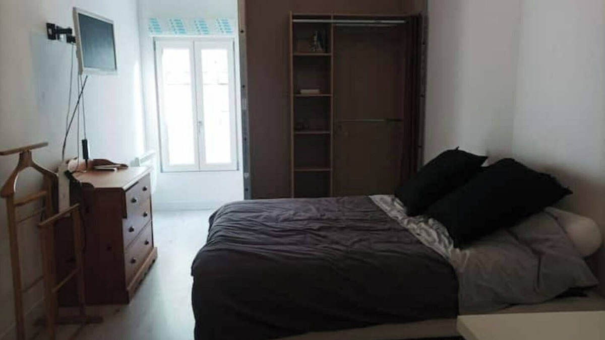 Loudun House | Comfortable town house