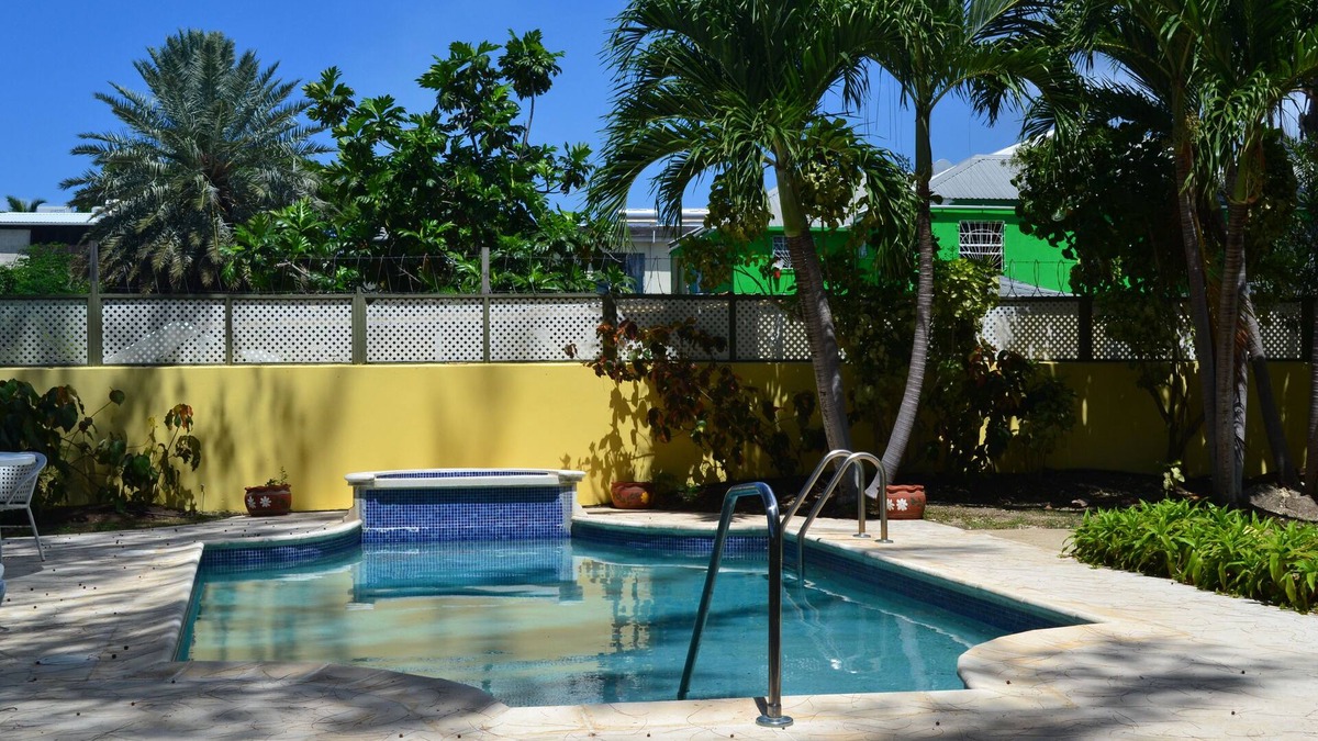 Brighton Apartment | Comfortable, Tropical, Beachfront Living