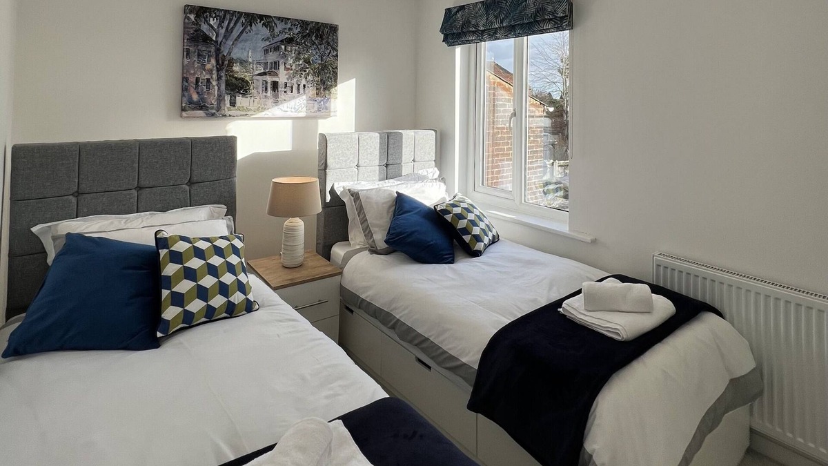 Swindon House | Comfortable two bed house - outskirts of Swindon