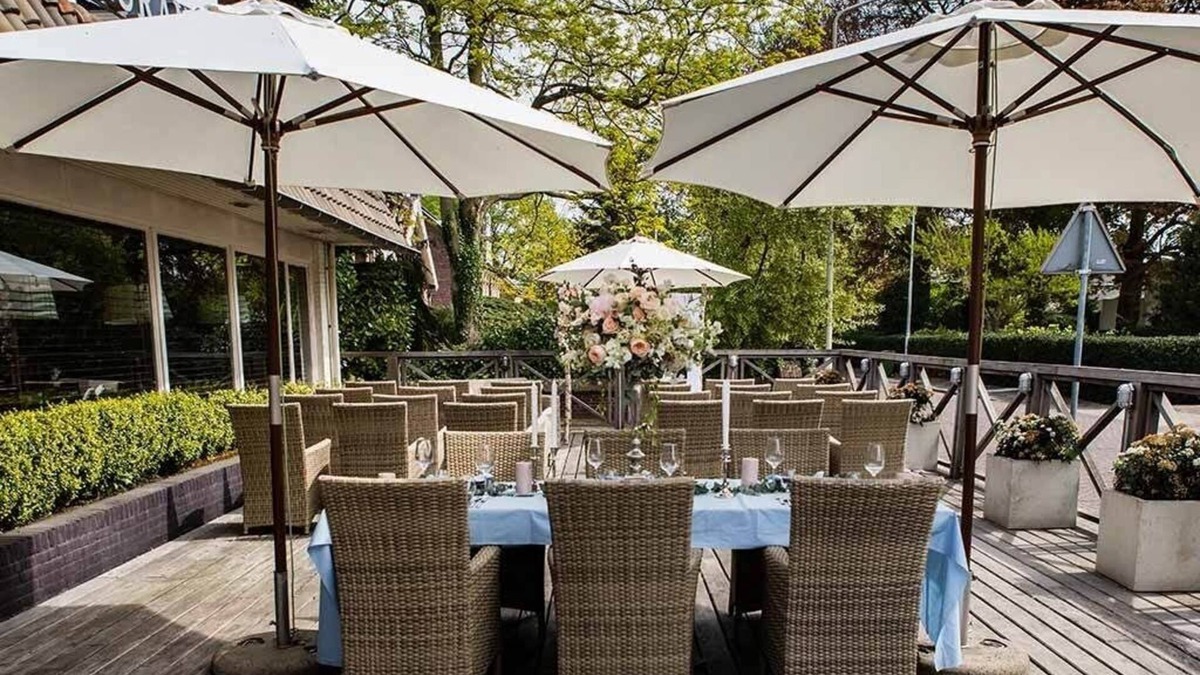 Vlijmen Hotel | Comfortable Unit Near De Loonse en Drunense Duinen, Free Parking