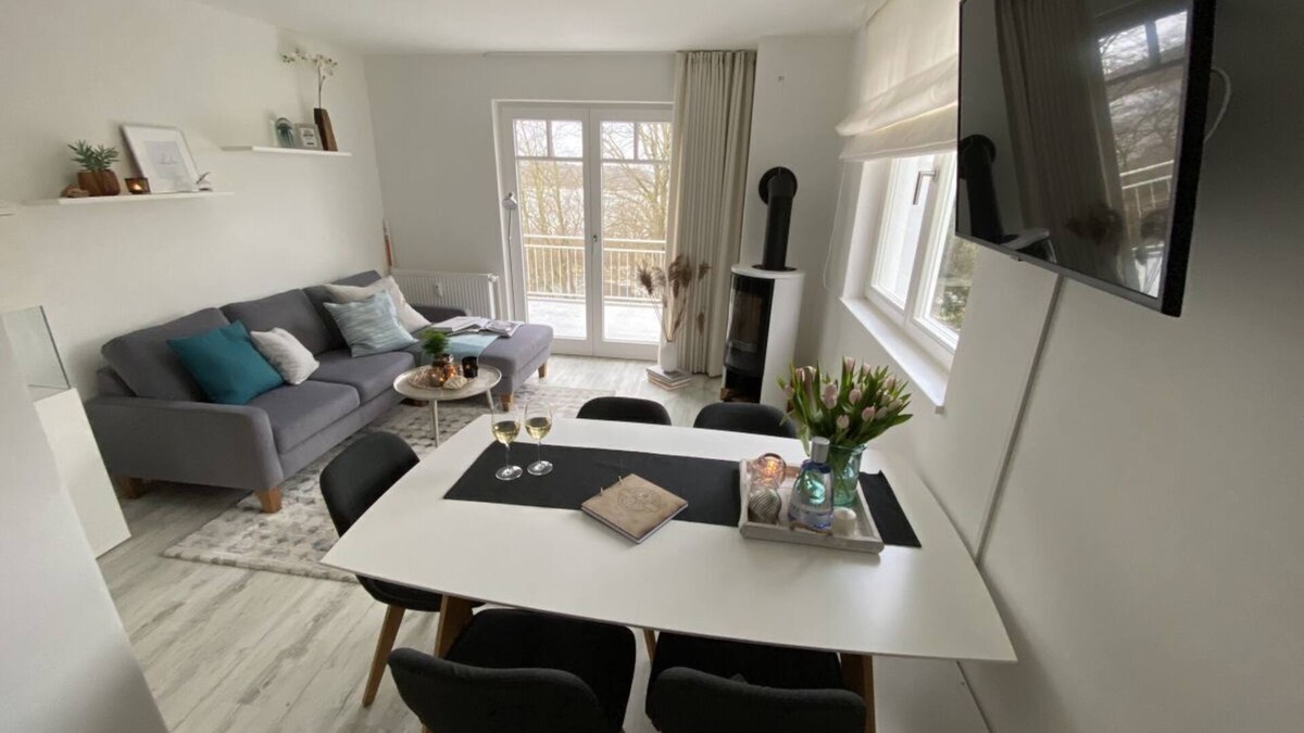 Lietzow Apartment | Comfortable vacation apartment with balcony, sauna and Bodden view