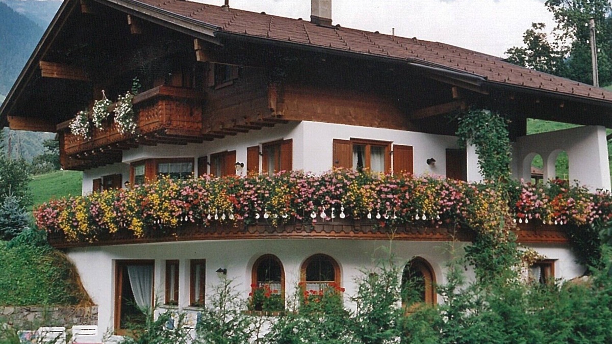 Silbertal Apartment | Comfortable vacation apartment with a wonderful view, simply to feel good