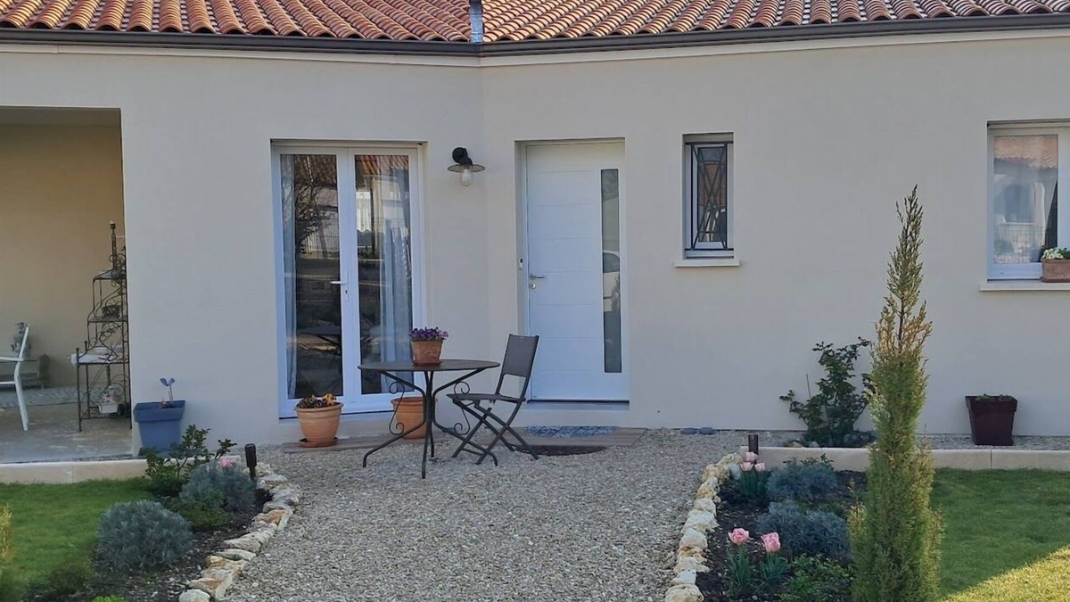 Arvert House | Comfortable vacation home, 15 minutes from La Palmyre beach.