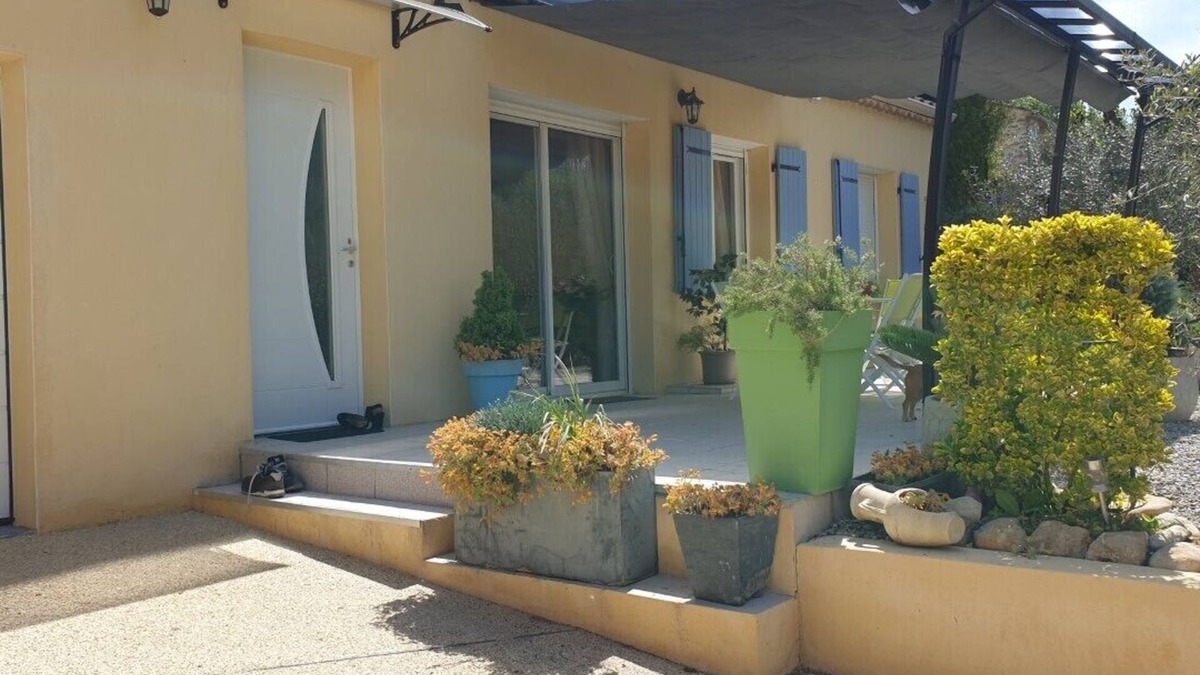 Entrechaux Villa | Comfortable villa, 300 m from shops, 5 kms from Vaison la romaine