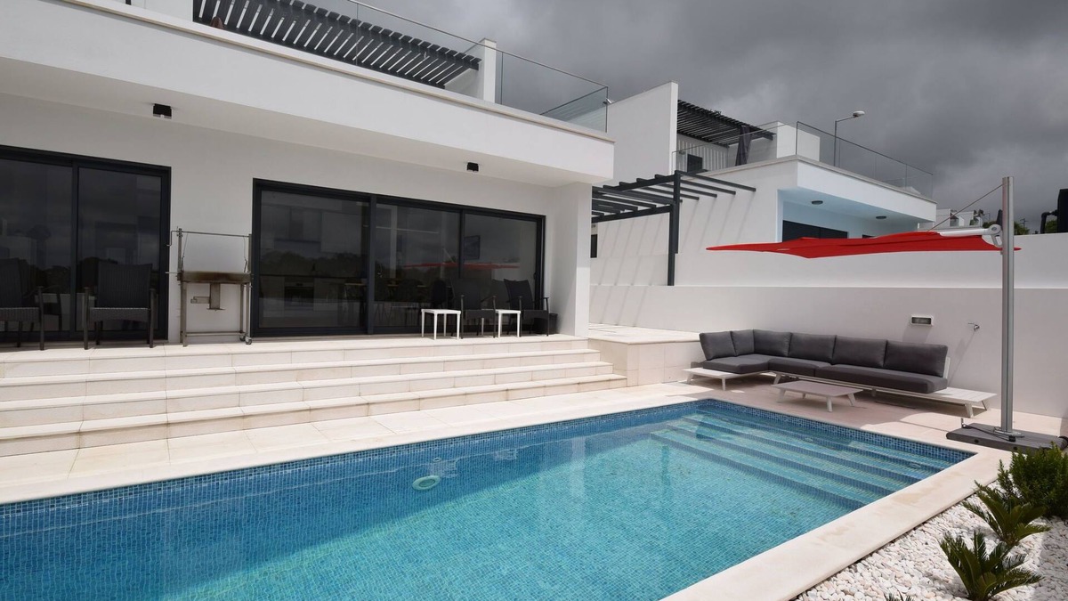 Coto Villa | Comfortable villa in Coto with swimming pool