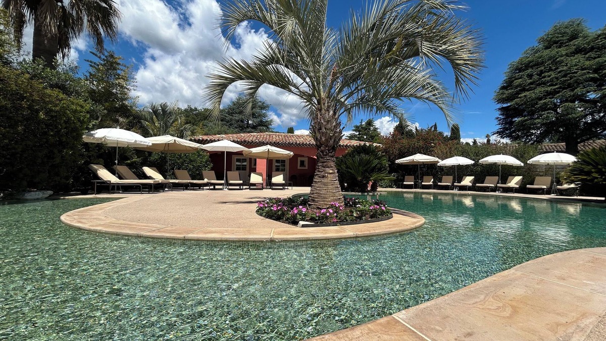 Carros Villa | Comfortable villa with private landscaped garden, swimming pool