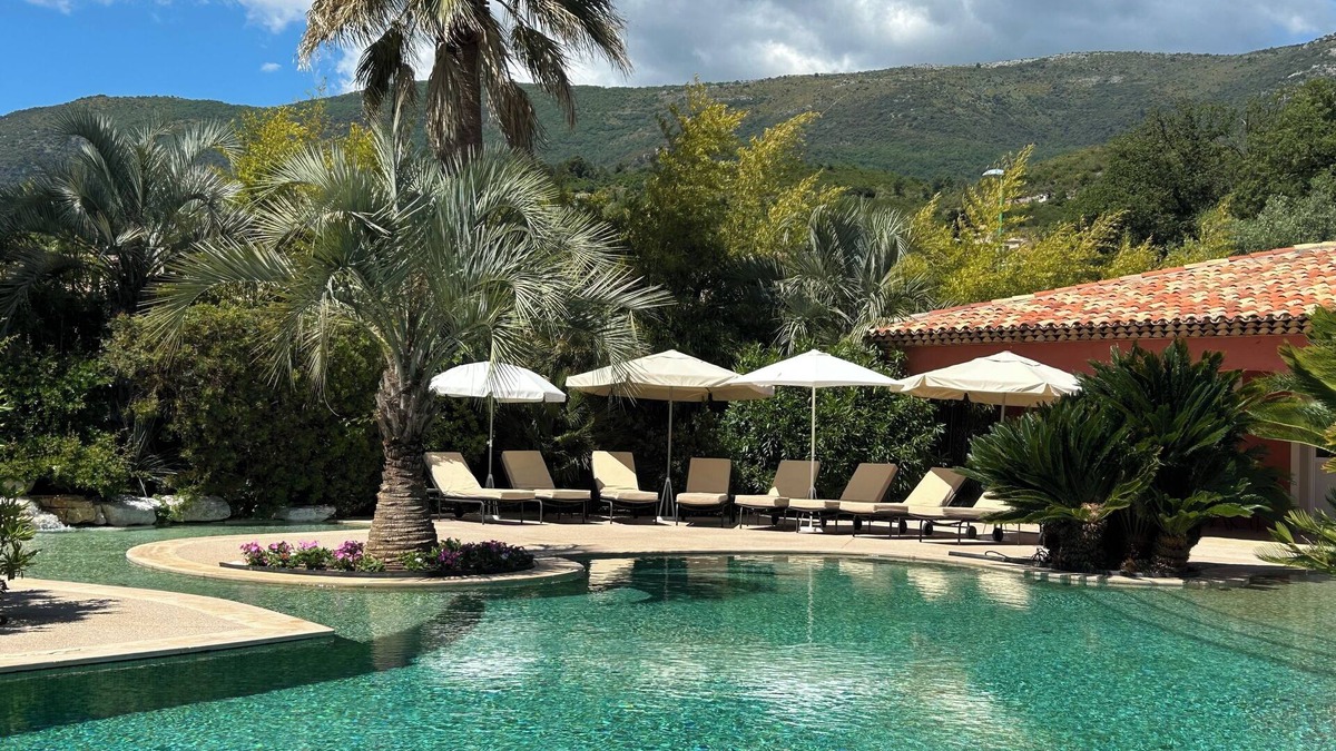 Carros Villa | Comfortable villa with private landscaped garden, swimming pool