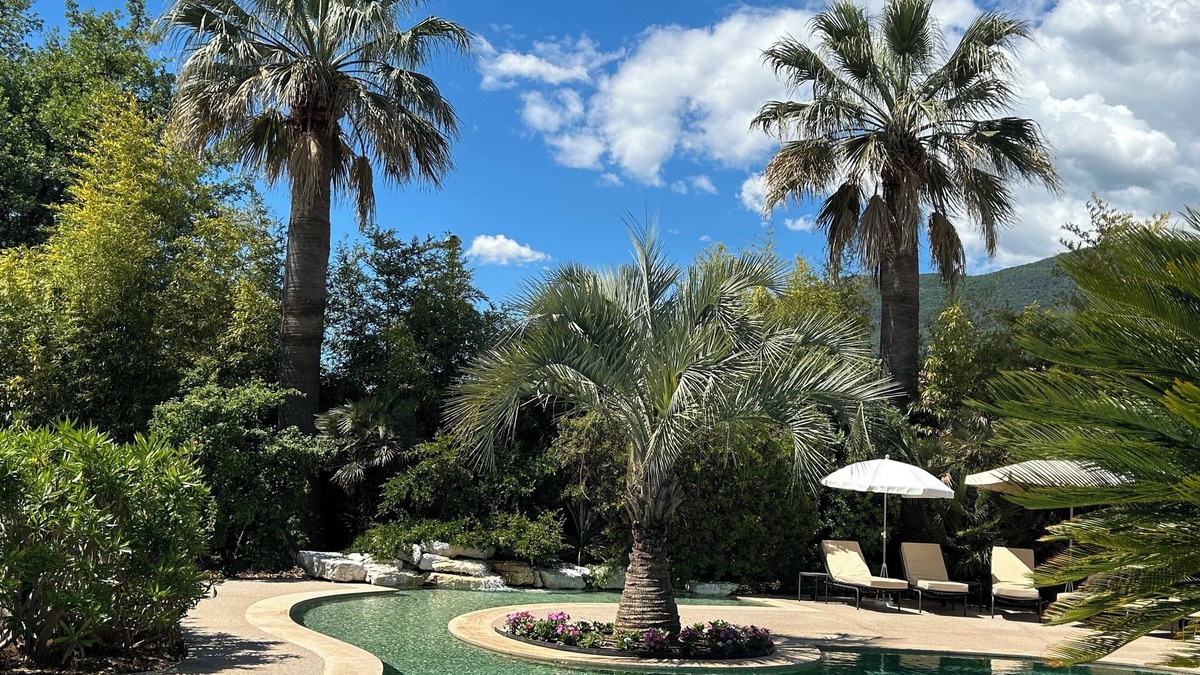 Carros Villa | Comfortable villa with private landscaped garden, swimming pool
