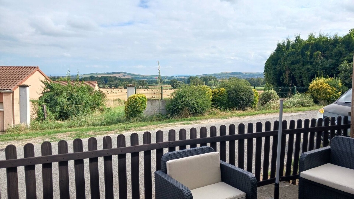 Jozerand Bed & Breakfast | Comfortable village house in a quiet street