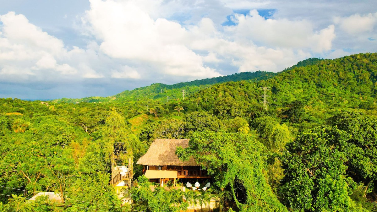Canaveral Villa | COMFORTABLE WOODEN SUITE IN CABIN