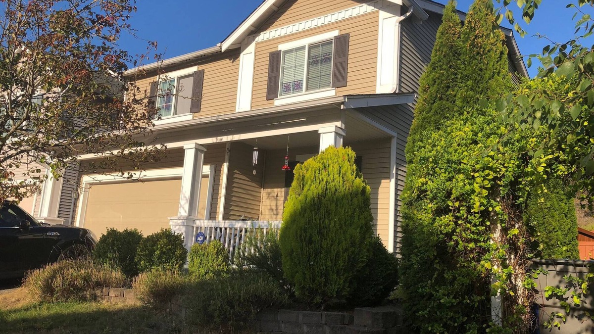 Renton House | Comfy 1-bedroom in house with wifi and central AC in Renton
