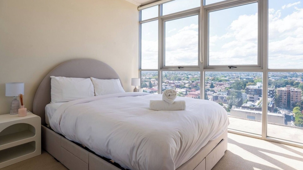 Burwood Apartment | Comfy 1BDR Apt 3 minutes to Train Station Burwood