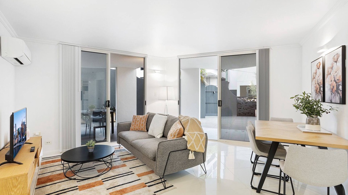 Spring Hill Apartment | Comfy 2-Bed with Pool and Secure Parking