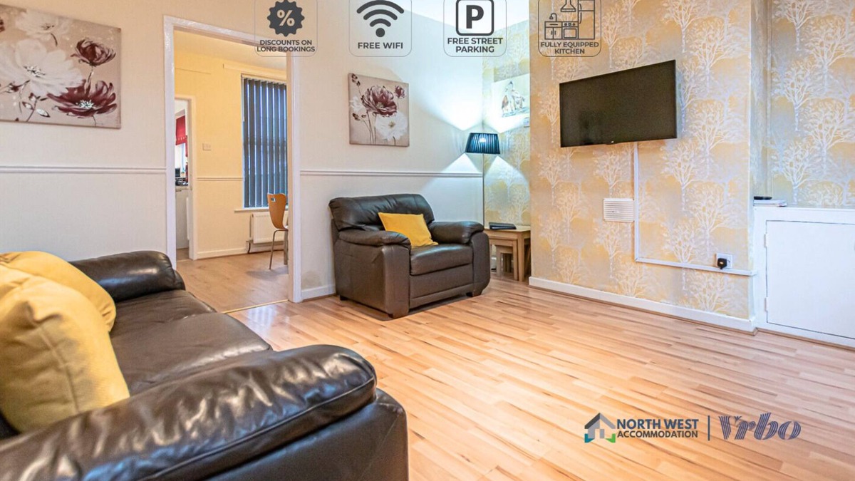 St Helens House | Comfy 2-Bedroom House – Great for NHS, Contractors & Long Stays