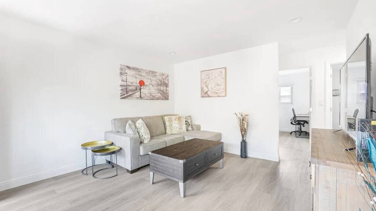 Sunnyvale West Apartment | Comfy 2BR Apt w/AC/Washer/Dryer/EV - in Sunnyvale