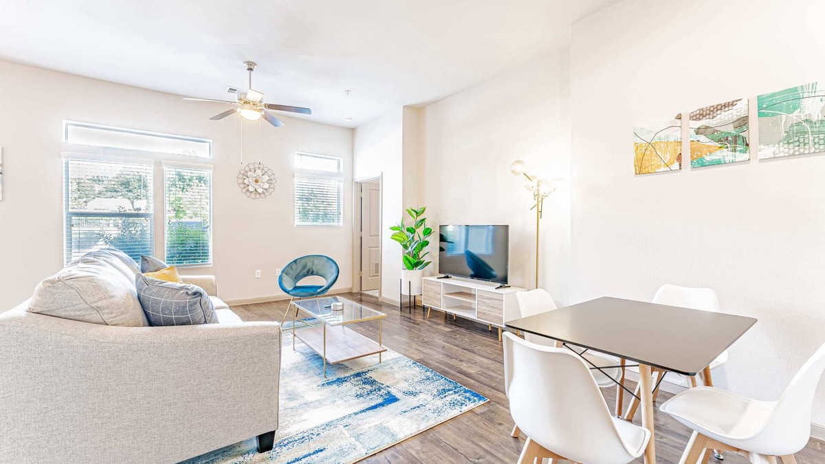 Pleasant Valley Apartment | Comfy 2BR king suite, fast WiFi, 8 min to Downtown