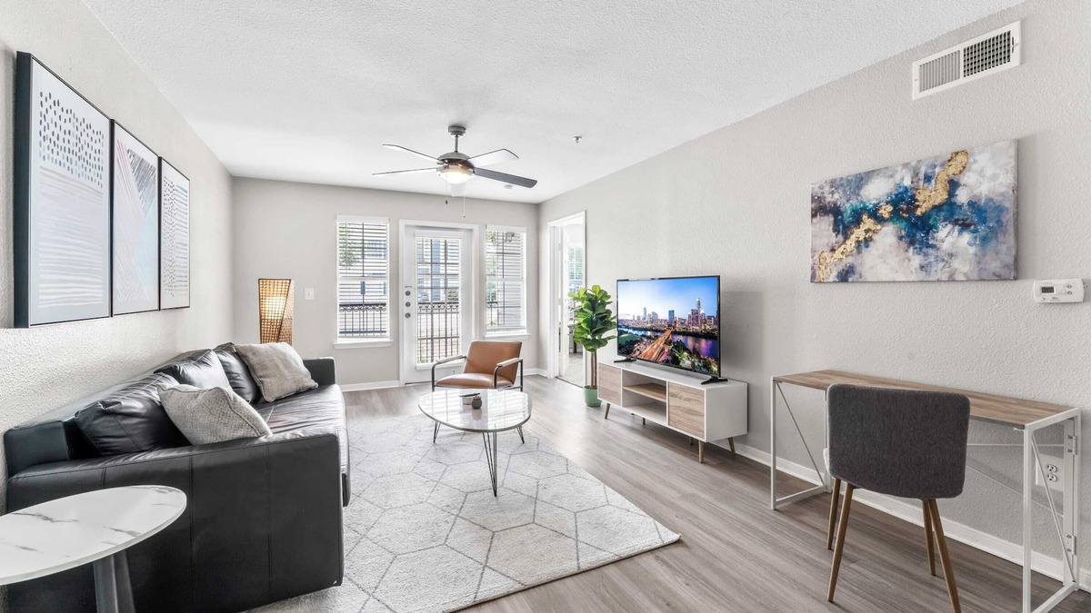 Pleasant Valley Apartment | Comfy 2BR King Suite w Gym close to DT