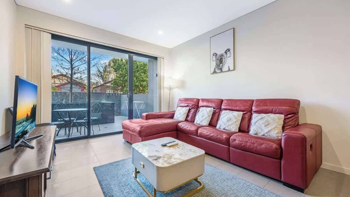 Homebush Apartment | Comfy 3 bed near DFO, Sydney Olympic Park