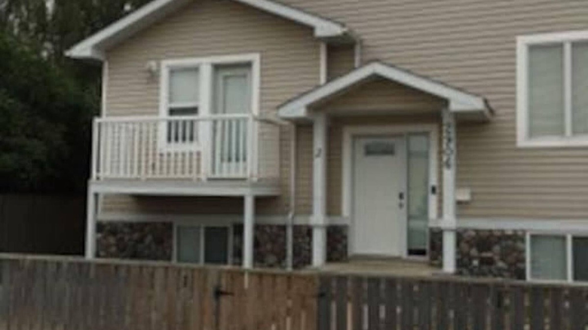 South Lethbridge Condo | Comfy 3 bedroom apartment in South Lethbridge #2