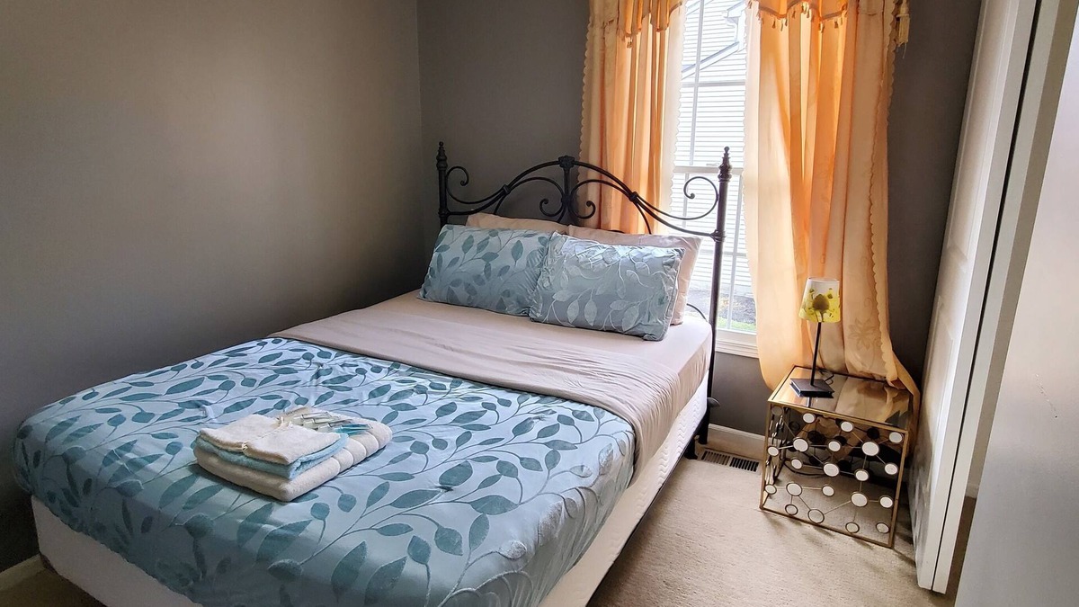 Westerville House | Comfy 4 BR Home in Westerville w Movie rm, Fenced yard, Large Deck w BBQ Grill