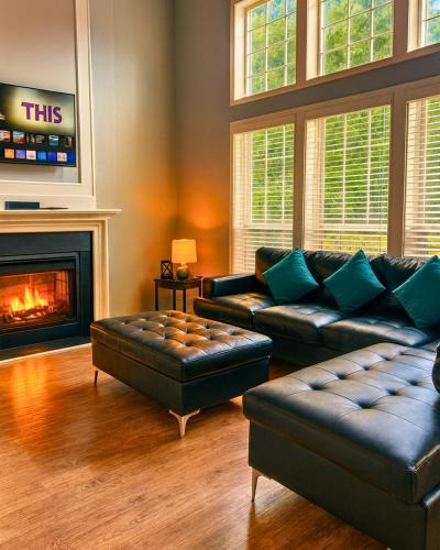 Marietta House | Comfy 5Bed Gem! Fenced Back Yard, Game Room, Free Parking, Snacks, Pet Okay!