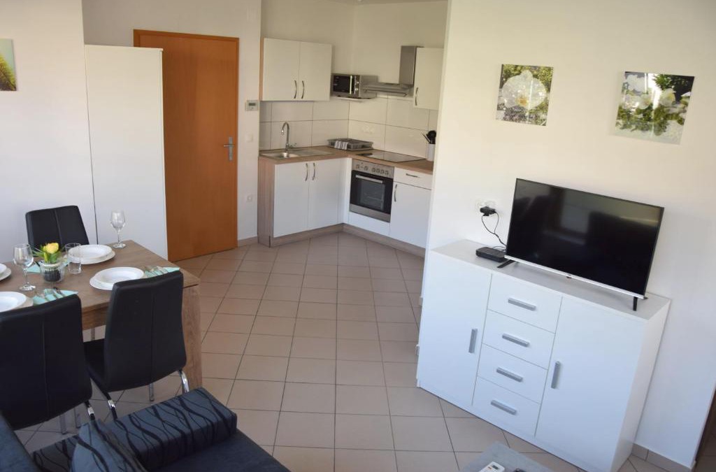 Kranj Apartment | COMFY and BRIGHT Apartment