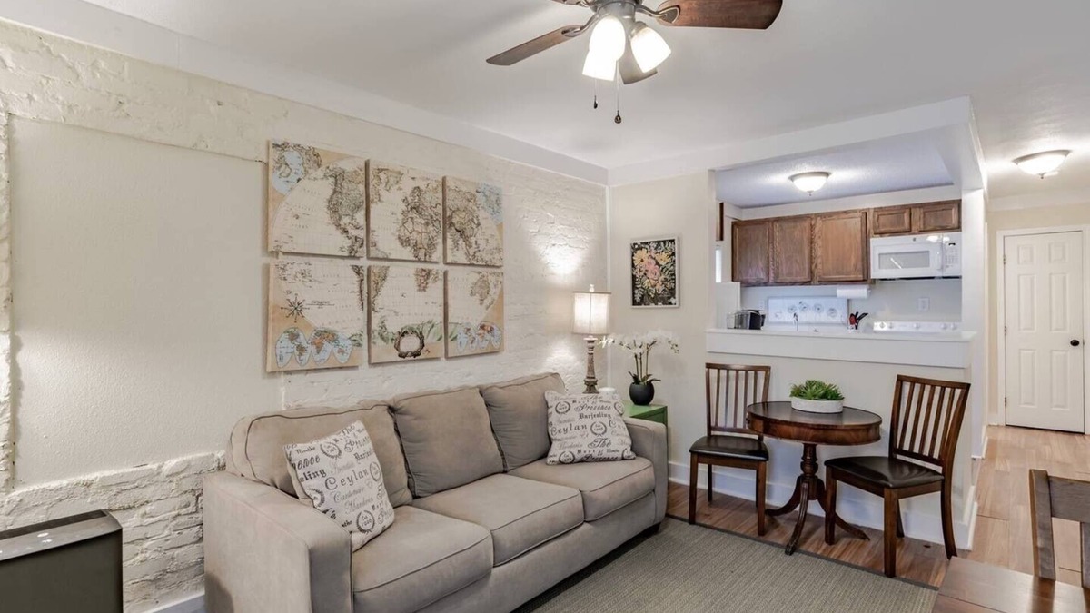 Mobile Apartment | Comfy and Clean 1 Bedroom Flat in Trendy Midtown