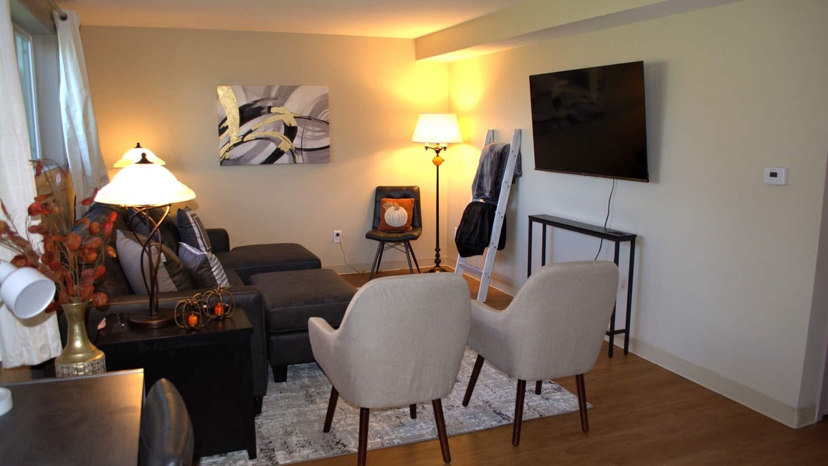 Lewiston Condo | Comfy and Cozy 2-bedroom, 1 bath basement condo in lovely Lewiston with WiFi