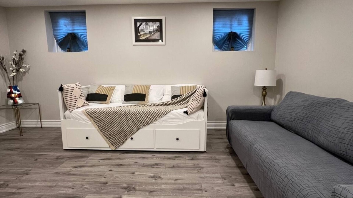 Mississauga Apartment | Comfy Basement Apartment with Private entrance and free car