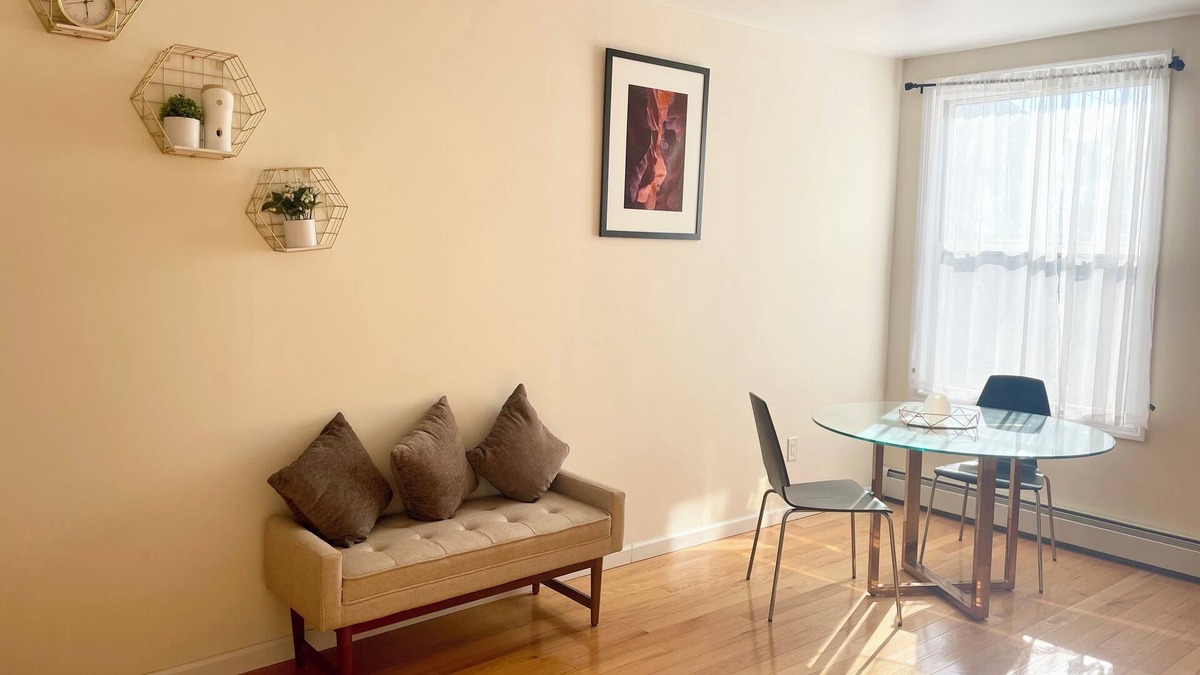 East Flatbush House | Comfy Bedroom in Gorgeous NEW 2 Floor House!