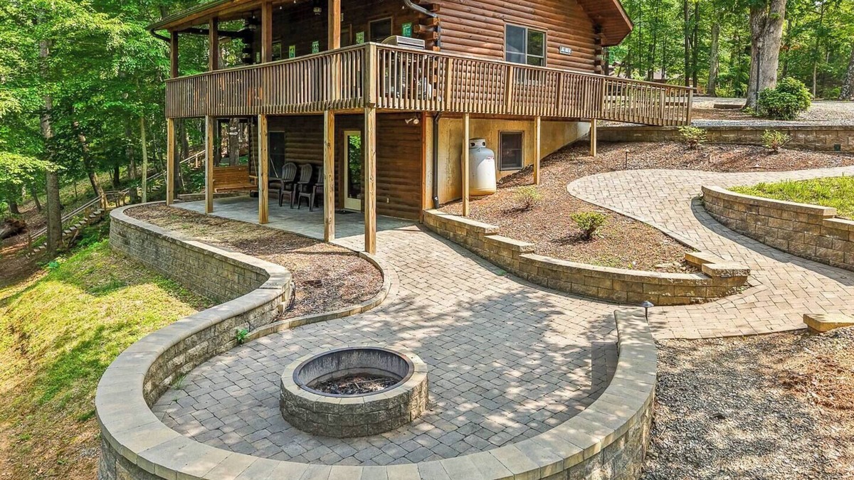 Gladehill Cabin | Comfy Cabin with stunning lake views, perfect for a serene escape at SML.