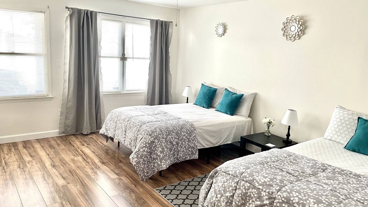Hackensack Condo | Comfy, Clean & Spacious w/2 TVs, parking, laundry