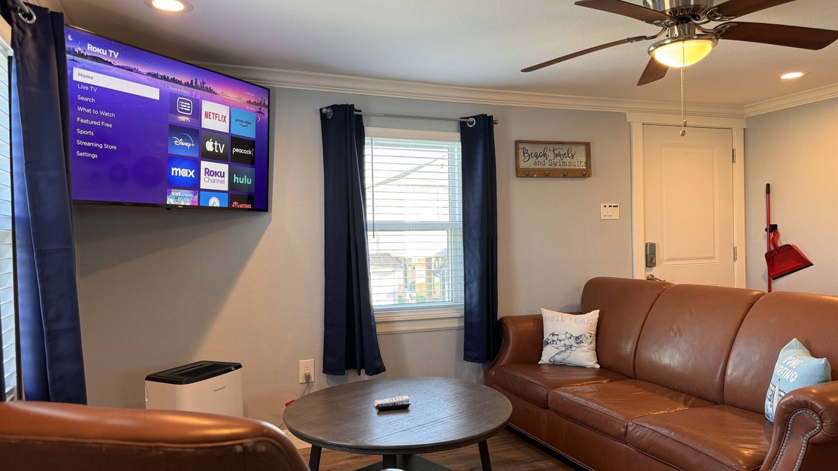 Surfside Beach House | Comfy Coastal Cottage Two