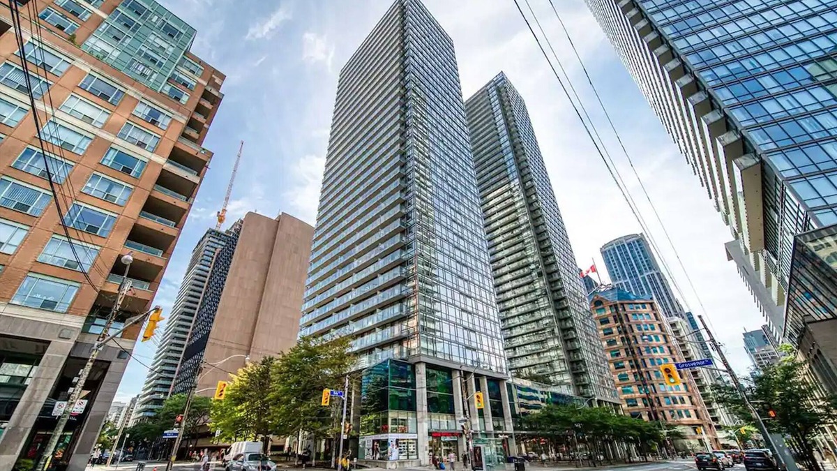 Bay Cloverhill Condo | Comfy Condo in the Centre of Downtown Toronto