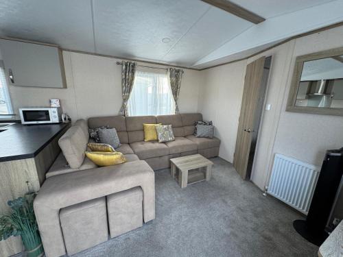 Lydd-on-Sea Resort | Comfy Cosy Caravan Romney Sands