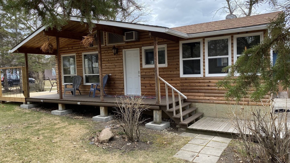 Grand Beach Cabin | Comfy Cozy Cedar All-Season House Cabin