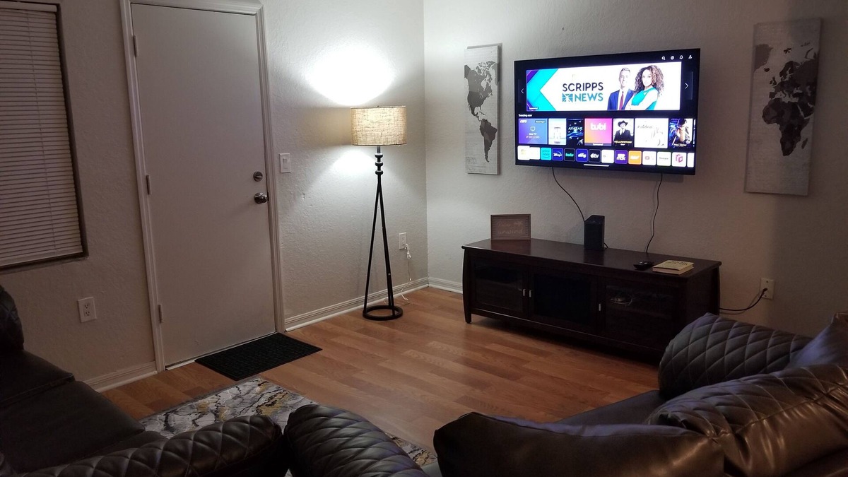 Gainesville House | Comfy, Cozy, Central, Well Equipped 2-BR Townhome, AC, WiFi Gainesville, FL