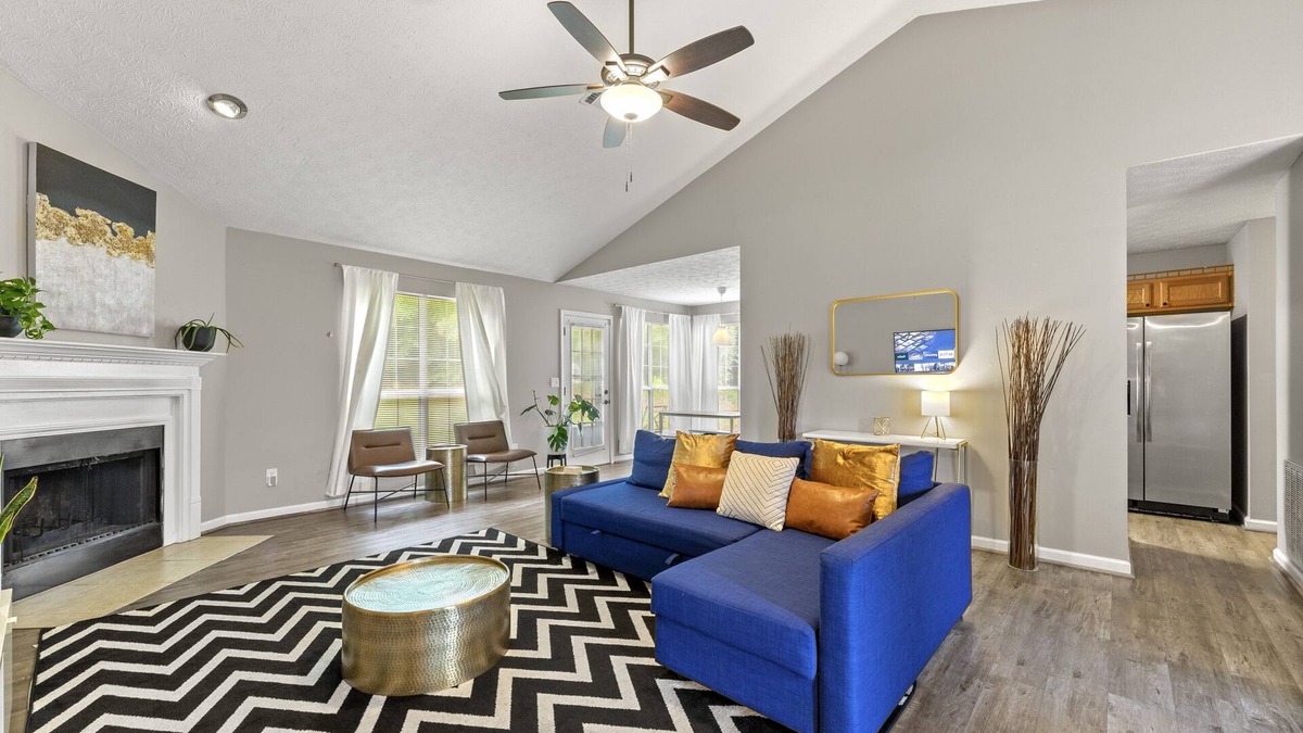 Ellenwood House | Comfy, cozy & feels like home. Less than 15 minutes to intl. airport!