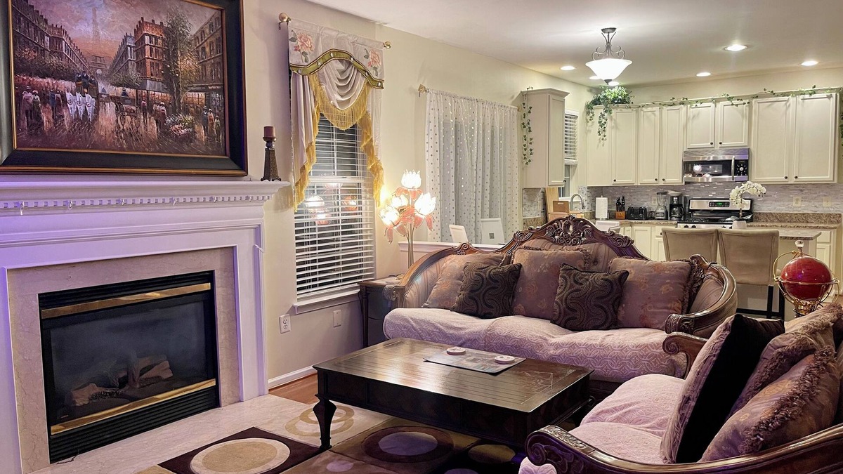 Montclair House | Comfy Deluxe Getaway Resort