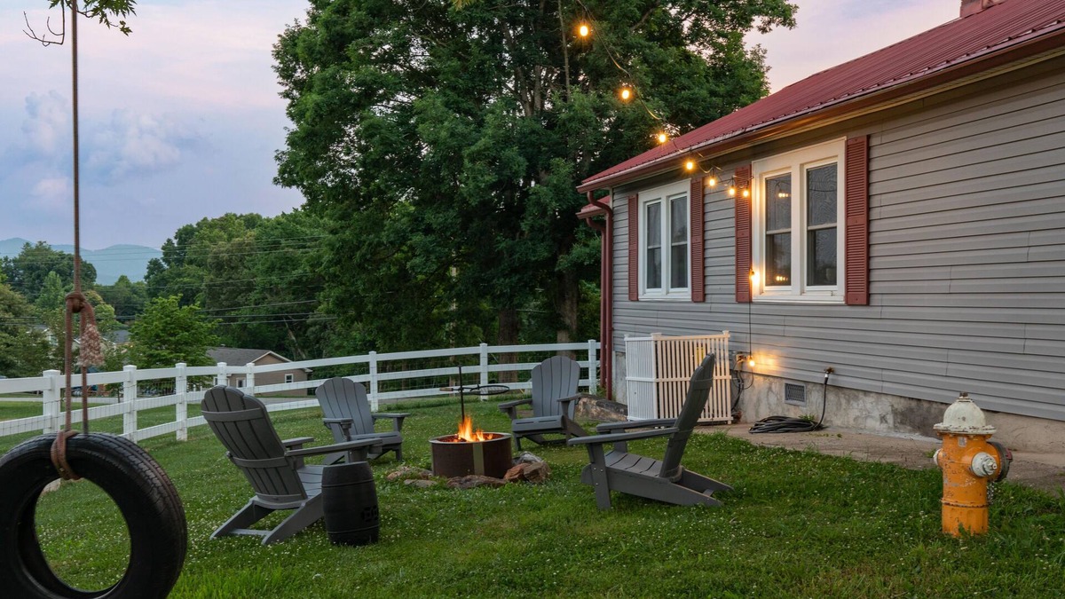 Candler Cottage | Comfy Dog Friendly Cottage w/Large Fenced Yard