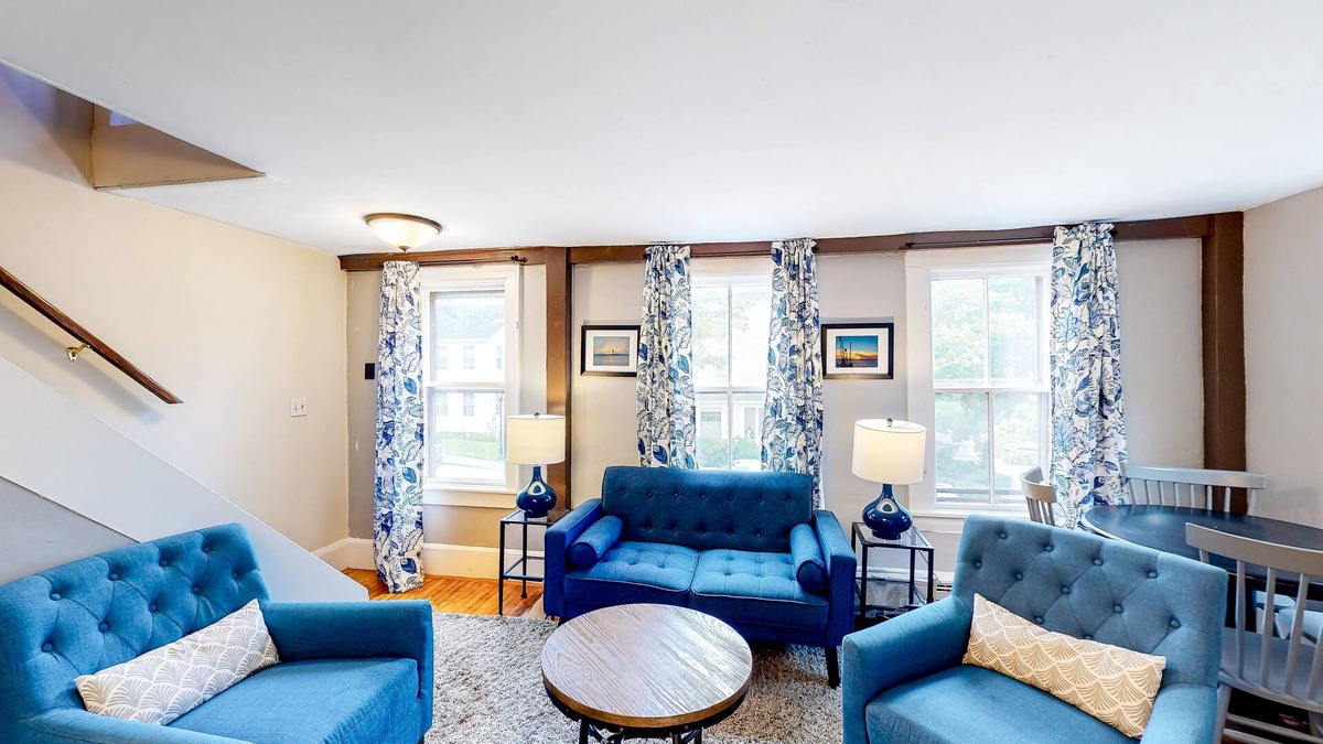 Castine Condo | Comfy Downtown Getaway w/Full Kitchen - Close to the Beach