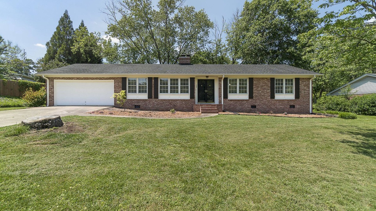 Wade Hampton House | Comfy Eastside Home Close to Downtown