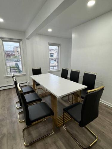 Passaic Apartment | Comfy Family Home -Adjacent To NYC: 15 Guests