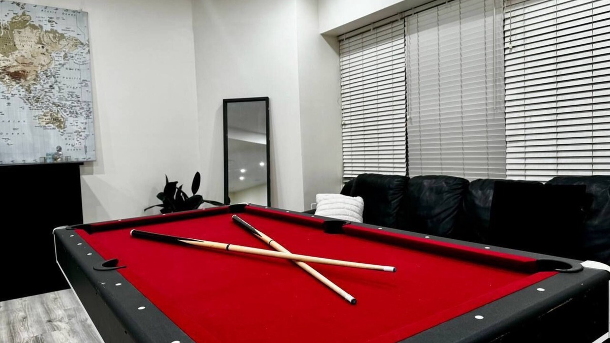 Sudbury Apartment | Comfy Flat | Hot Tub + Games