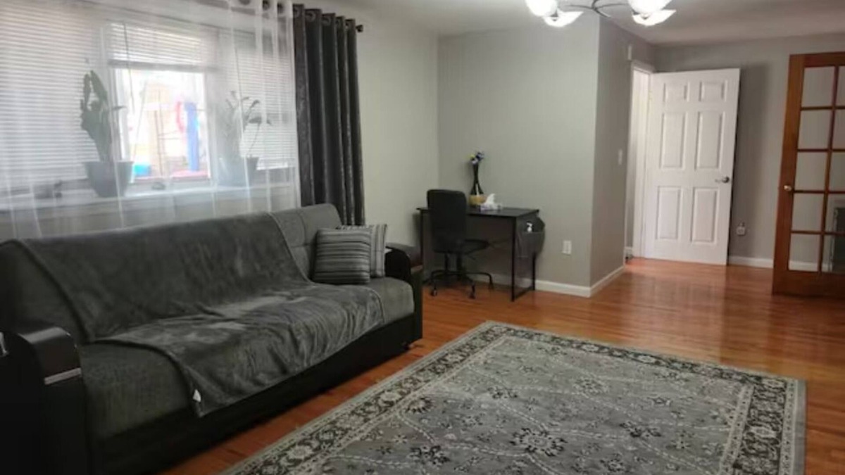 Brooklyn House | Comfy Guest Suite with a free parking spot in the heart of SheepsheadBay