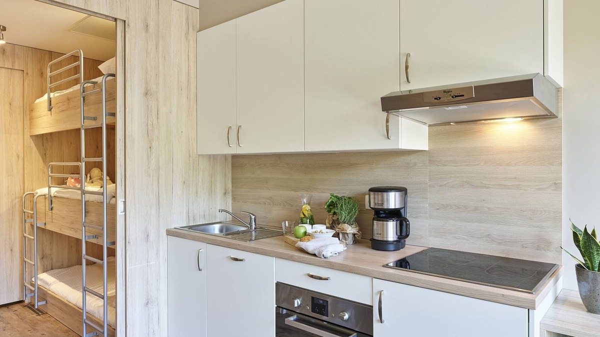 Westende Apartment | Comfy holiday apartment with balcony for 2 adults et 3 kids near the beach