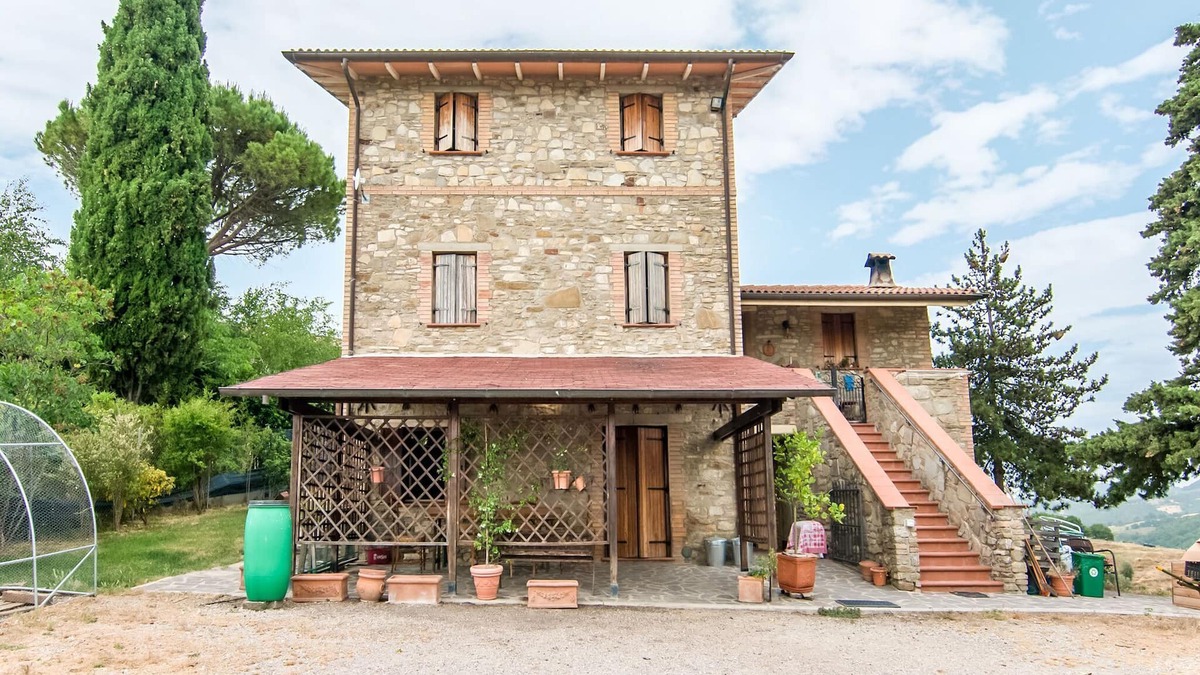 Montone Apartment | Comfy Holiday Home in Montone with private pool and garden