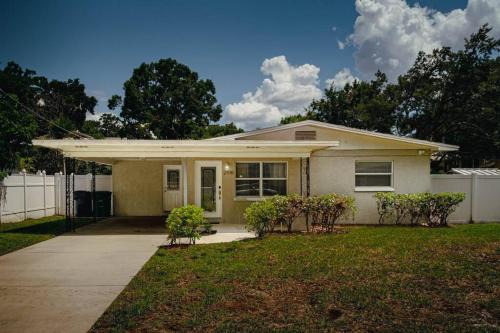 Tampa House | Comfy house walk to Stadium